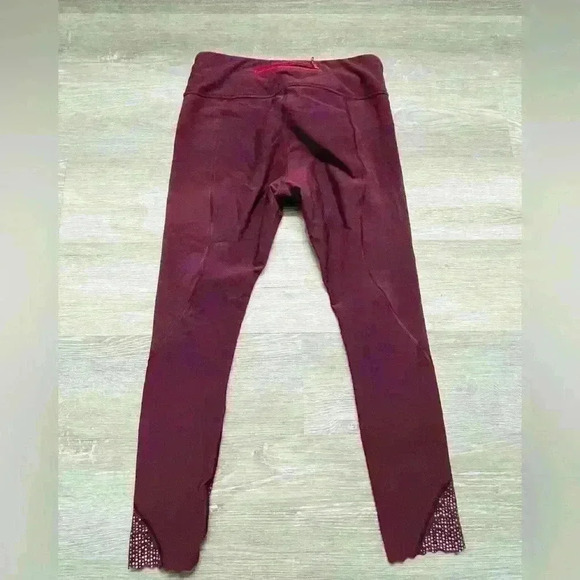 Lululemon Tight Stuff Tight~Wine Berry / Bon Bon ~ size 8 - Picture 11 of 15